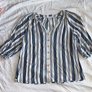 Blue / White Button Down V-Neck Top 3/4 Sleeve - Blu Pepper - Women’s S